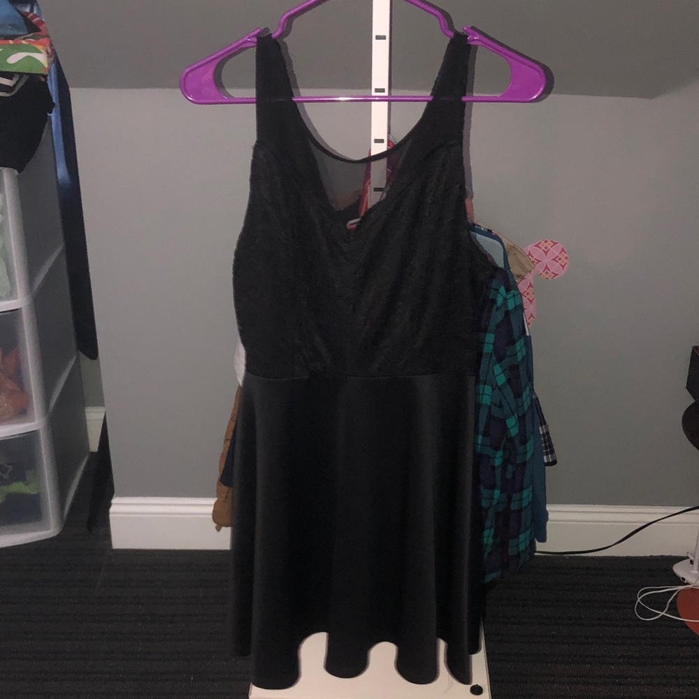 🛍️ Francesca's Collections Lace on Top & Silky Material on Bottom Dress